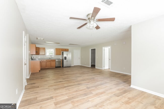 Photo - 240 Elm Pl