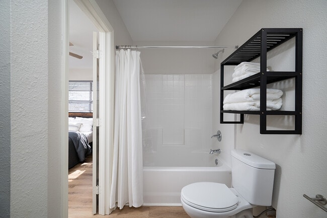 Photo - 1528 E Devine St