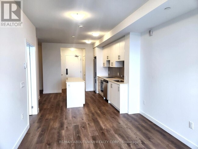 Photo - 461 Green Rd Unit 302