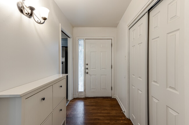 Photo - 354 Brettonwood Dr