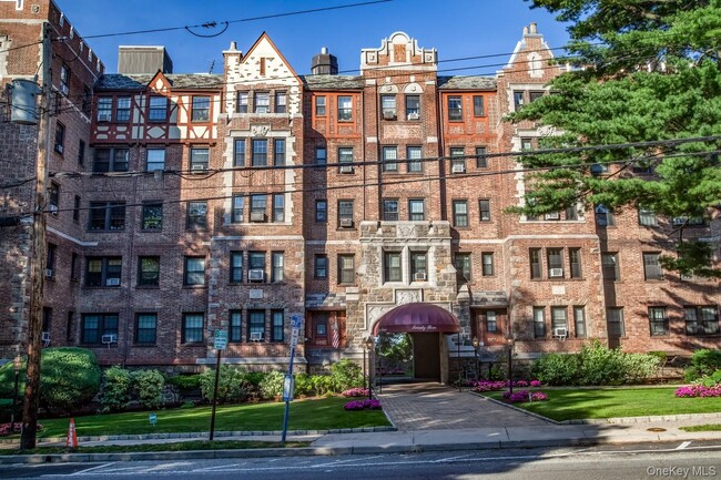 Building Photo - 23 Old Mamaroneck Rd Unit 3E