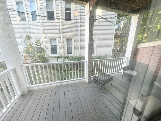 Photo - 77 Hillside St