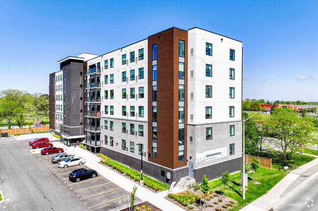 Building Photo - Six Nine Nine Niagara