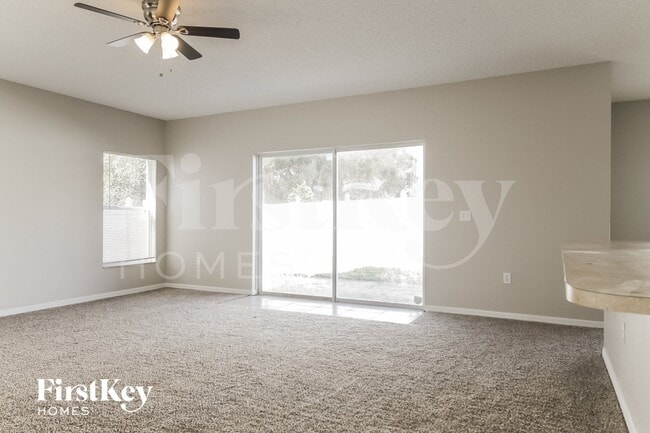 Photo - 556 Big Sioux Ct