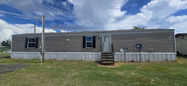 Building Photo - 2739 E 11th Ct Rental