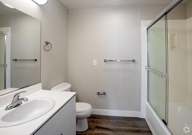 2BR, 2.5BA - 1220SF - 33 South 3rd