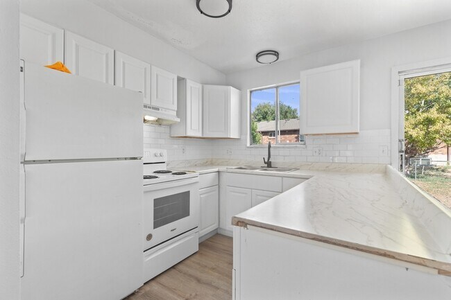 Photo - 2240 Billings St