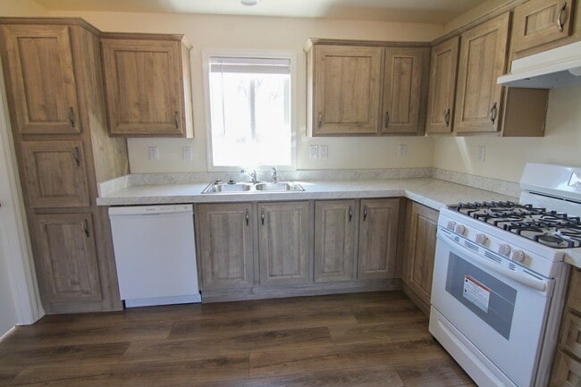 Photo - Manufactured Home for Rent in Paradise CA | 2 Bed, Newer Build, Cat Friendly