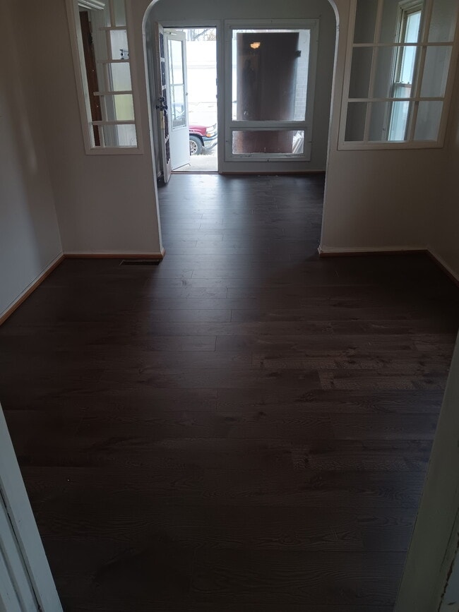 Photo - 3252 Isabelle St