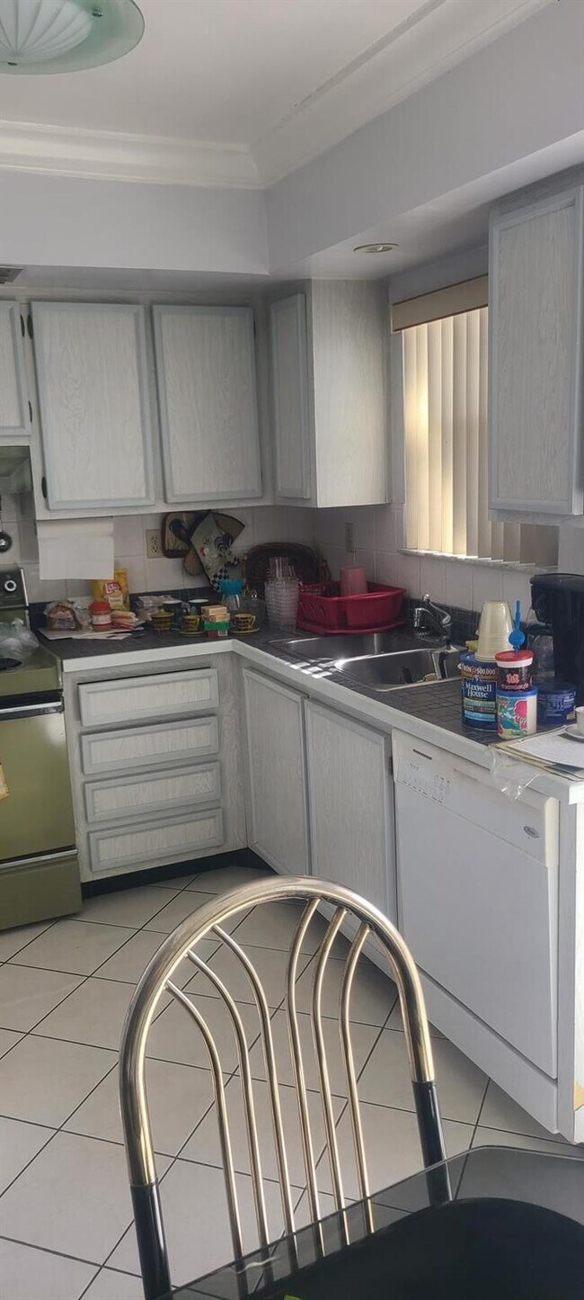 Photo - 320 SW 1st St Unit D 6