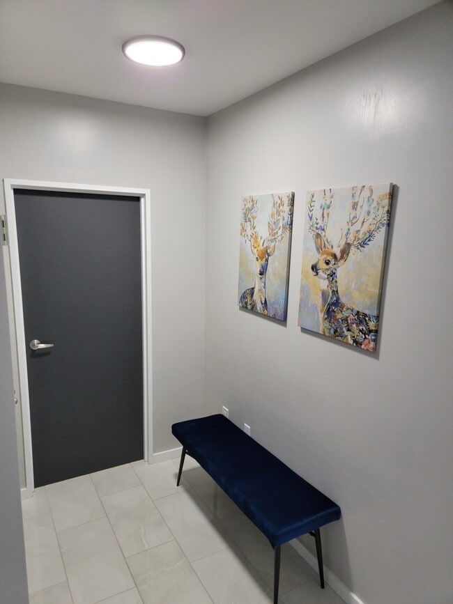 Photo - 5221 Nora Bernard St