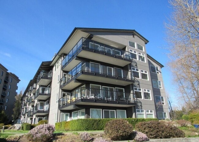 Building Photo - 2bd/1.75ba Kirkland Condo Unit 103