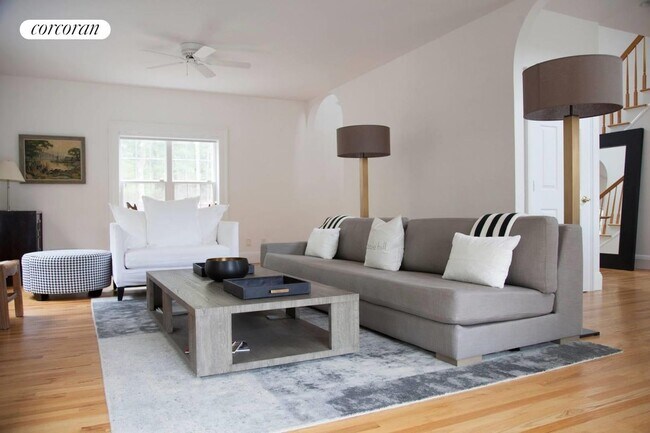 Photo - 13 Deer Ridge Trail