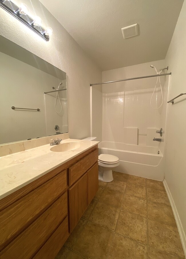 Photo - 2912 Ashley Dr