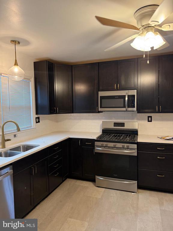 Photo - 2211 32nd Pl SE