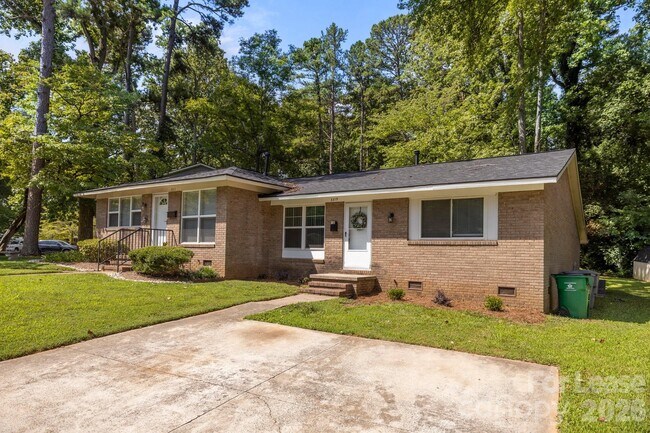 Photo - 3315 Erskine Dr