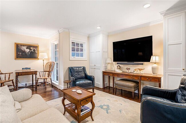 575 Peachtree Battle Ave NW