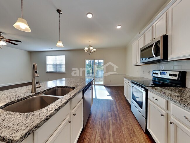 Photo - 447 Brookgreen Dr