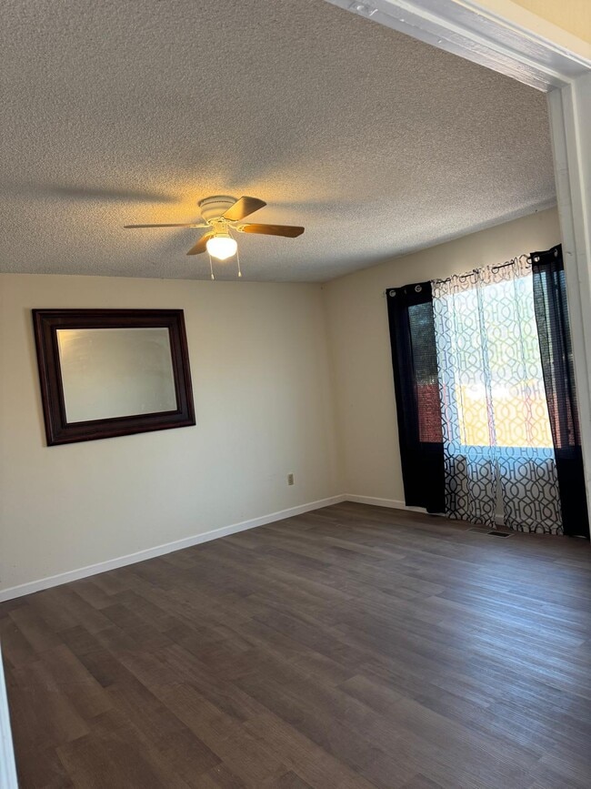 Photo - 86 Huntington Cir