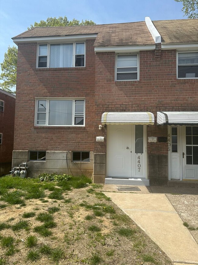 Building Photo - 4407 Rosemont Ave Unit 2 Rental