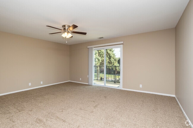 2BR, 1.5BA - 1,025SF