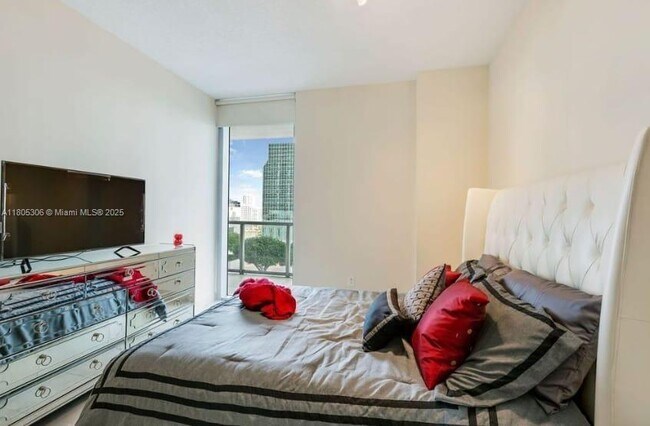 Photo - 1050 Brickell Ave Unit 1410