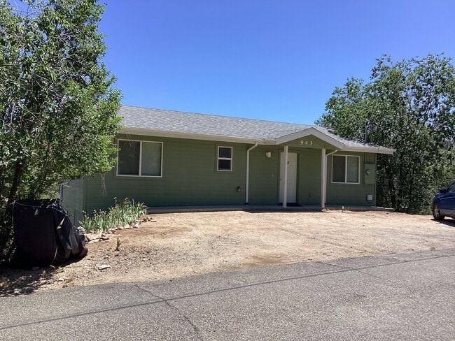 Building Photo - Charming Hillside Retreat in Prescott’s Highly Desirable Mountain Club