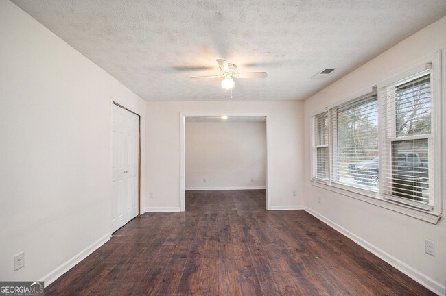 Photo - 2087 Austin Dr