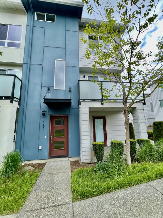 14647 - 14647 36th Ct NE Townhome