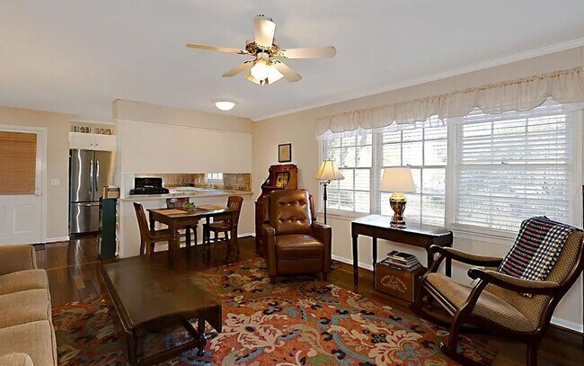 Photo - Hilton Heights - MIDTOWN