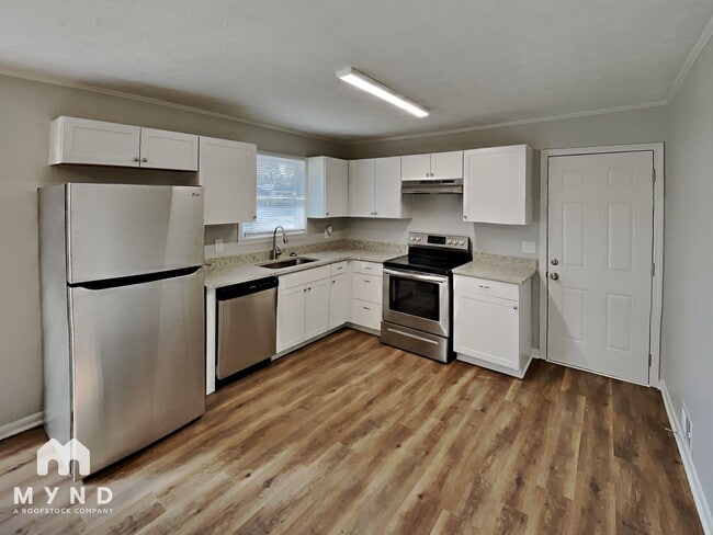 Photo - 1573 Lamont Ave