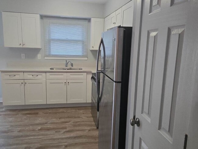 Photo - 308 Heustis St