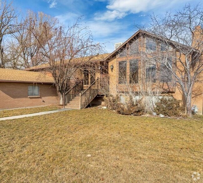 Building Photo - 1222 W Shields Ln Rental