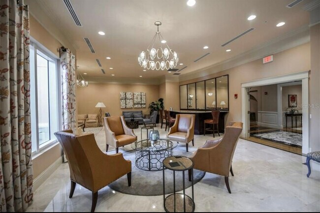 Photo - 800 N TAMIAMI Trl