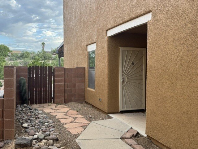 10073 E Escalante Rd