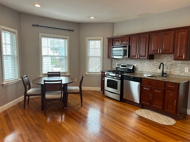 Building Photo - 193 Mount Hope Ave Unit #2