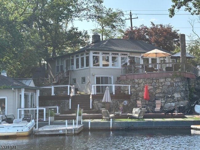 600 Warwick Turnpike