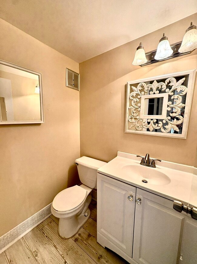 Photo - 39 Waltham B