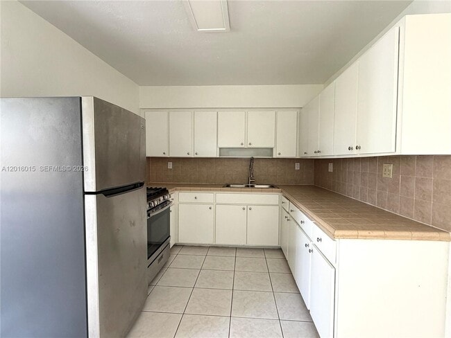 Photo - 1740 SW 47th Ave