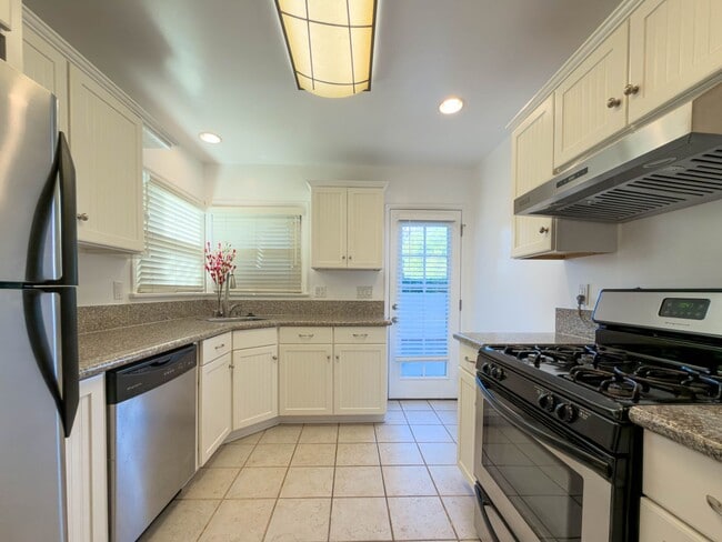 Photo - 10428 Riverside Dr Unit 10428