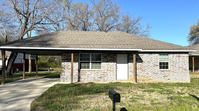 Building Photo - 213 Carson Rd Rental