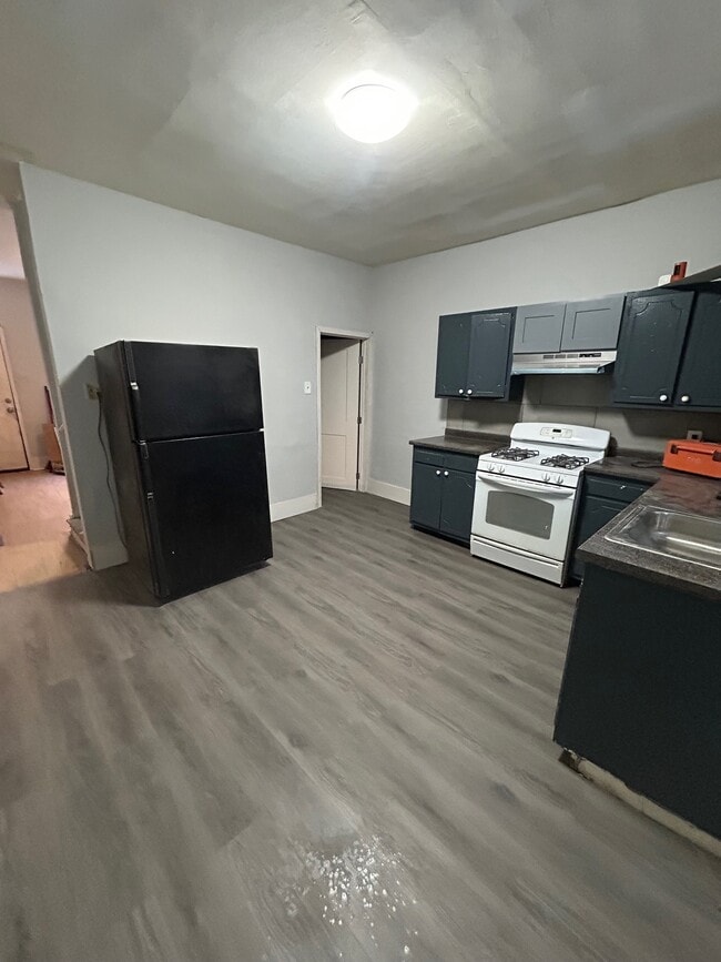 Photo - 2728 W Oakdale St