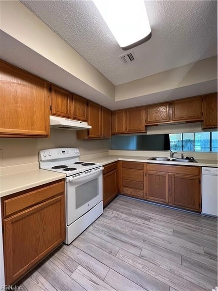 Photo - 4396 Silverleaf Dr
