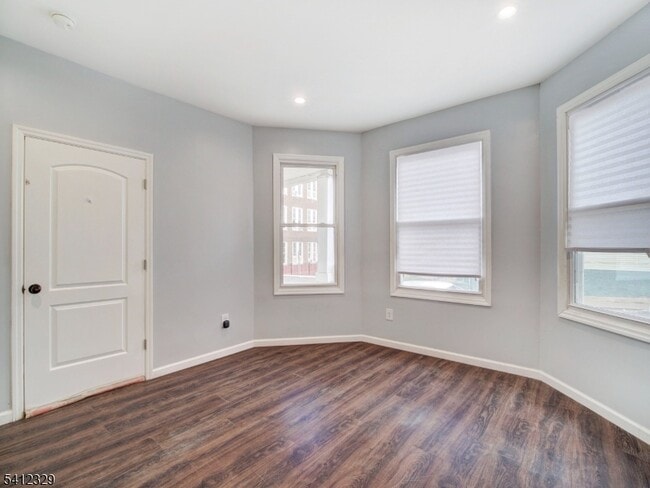 Photo - 209 N 4th St