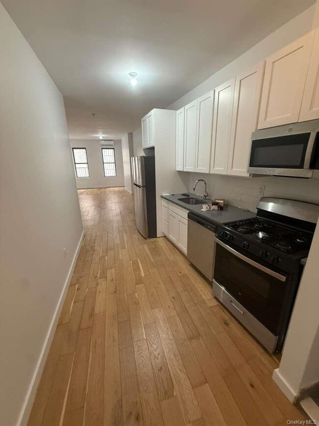 Photo - 2807 Third Ave