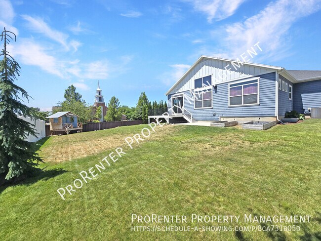 Photo - 1308 E Maple Way