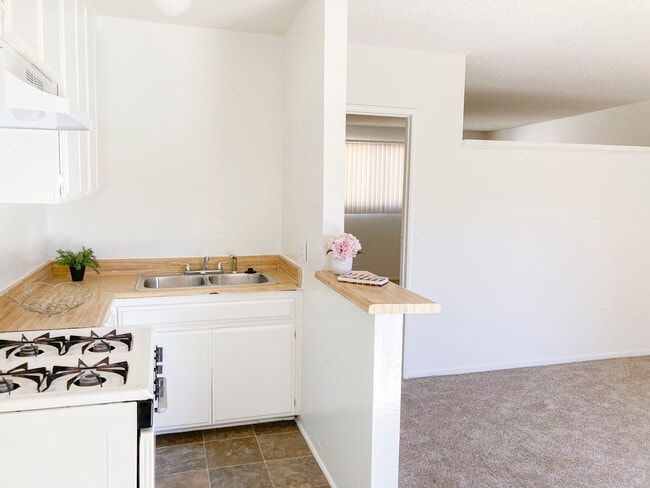 Photo - Woodman Court