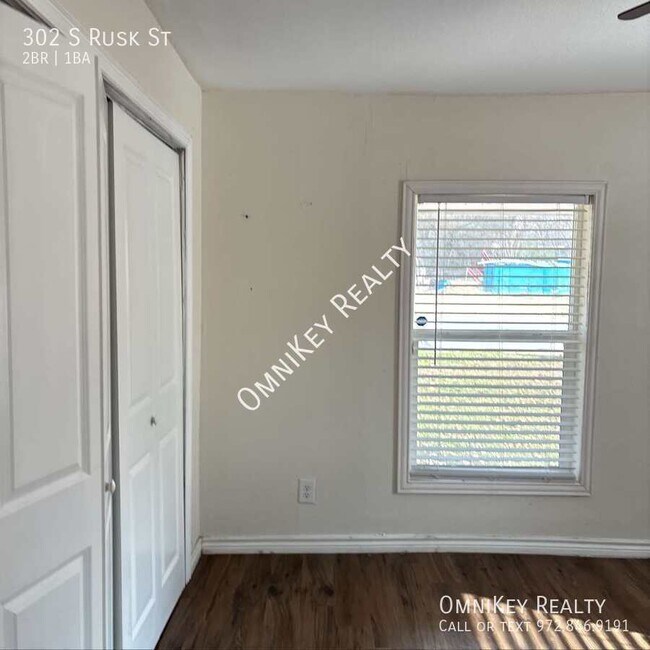 Photo - 302 S Rusk St