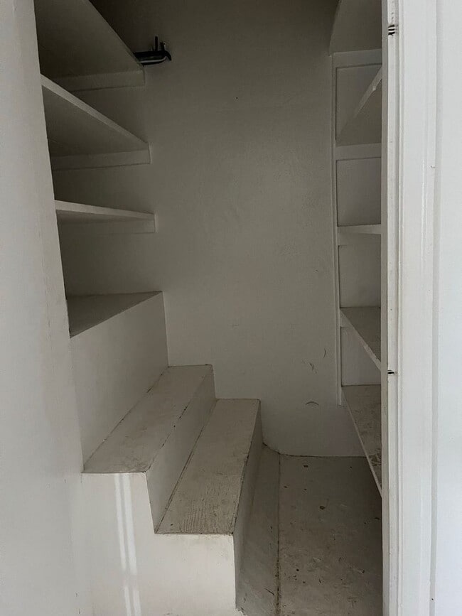 Photo - Charming Upstairs Apartment