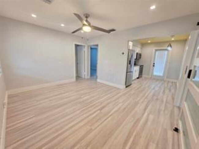 Photo - 250 NE 42nd Ct